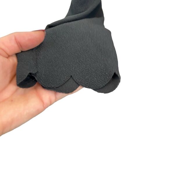 Ladies Long‎ Sleeve Scalloped Cuff and Hem Black Dress Size XL - Picture 2 of 13